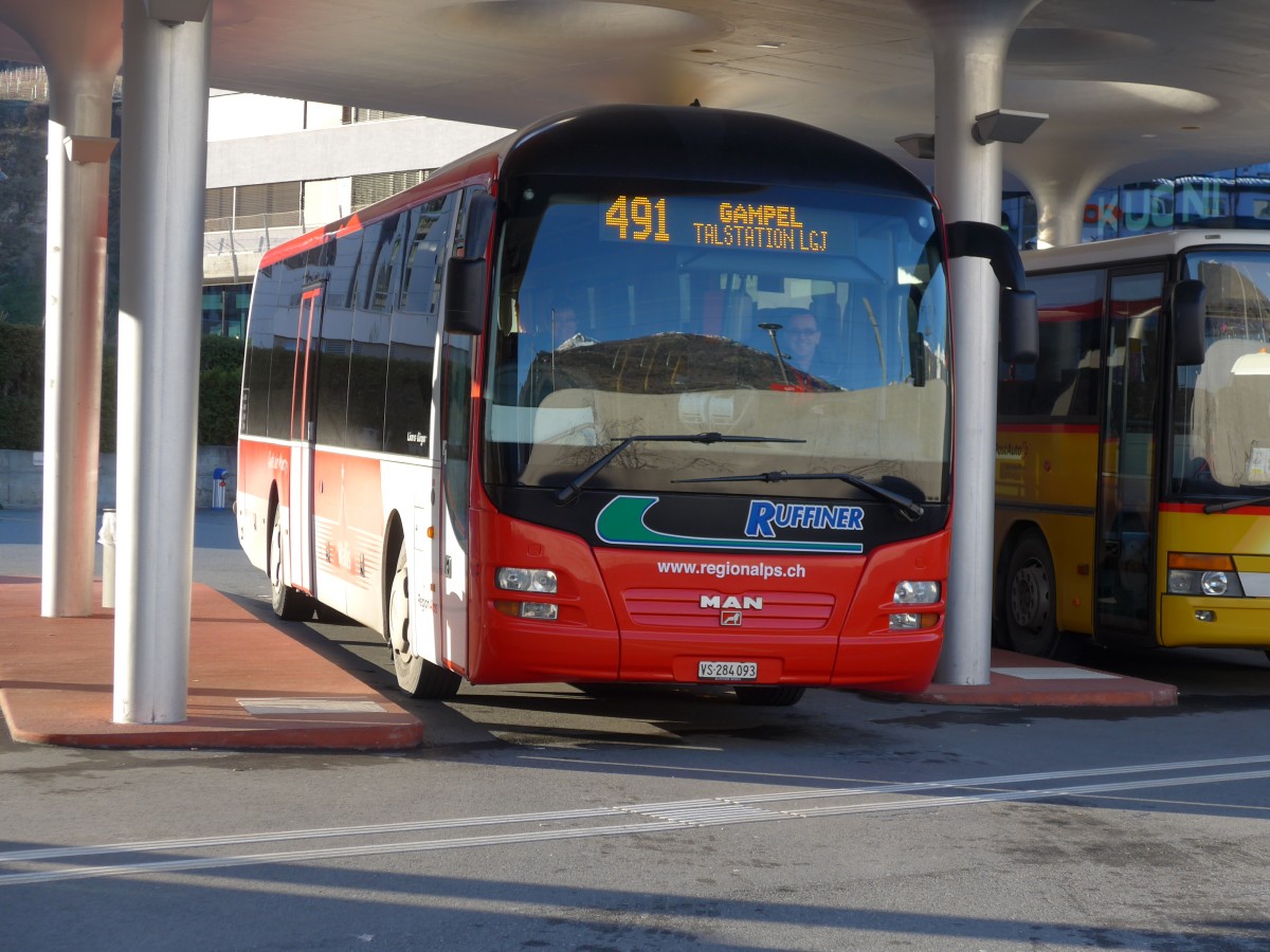 (157'890) - Ruffiner, Turtmann - VS 284'093 - MAN am 23. Dezember 2014 beim Bahnhof Visp