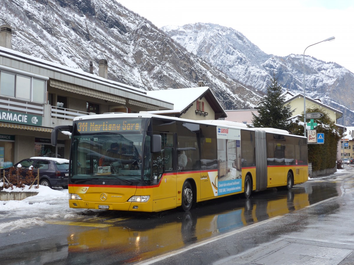 (158'004) - PostAuto - Nr. 11/VS 241'999 - Mercedes am 28. Dezember 2014 in Leytron, Alte Post