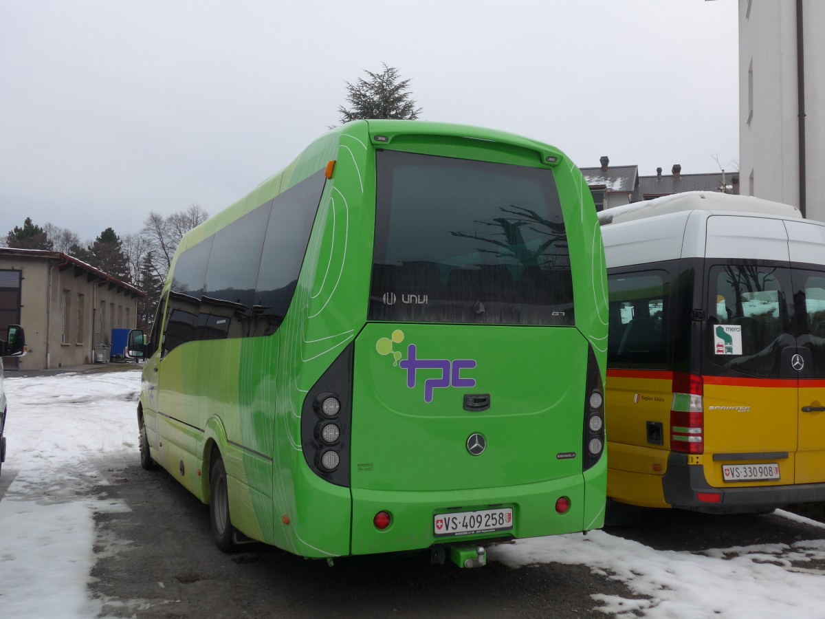 (158'162) - TPC Aigle - Nr. 10/VS 409'258 - Mercedes/UNVI am 2. Januar 2015 in Monthey, Garage