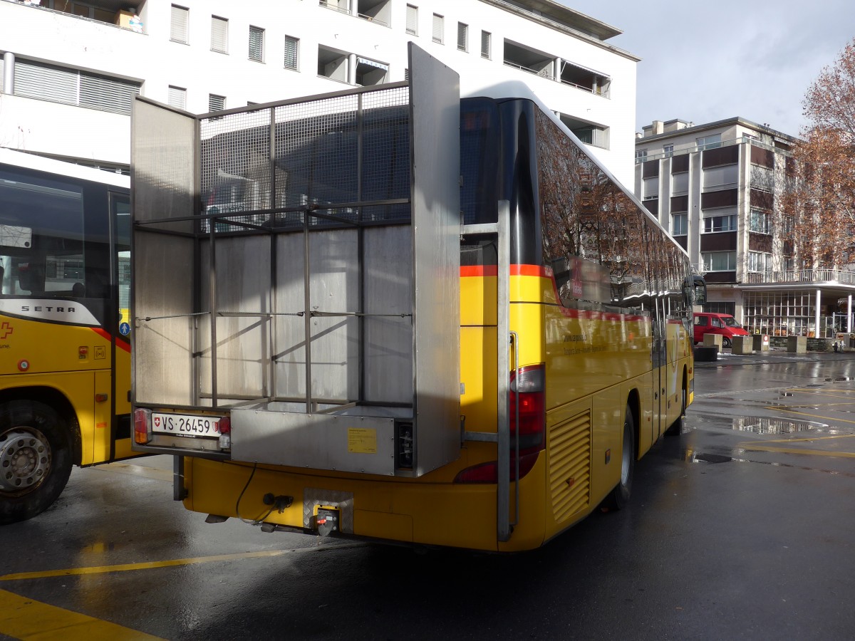 (158'184) - TSAR, Sierre - VS 26'459 - Setra (ex Epiney, Ayer) am 4. Januar 2015 beim Bahnhof Sierre