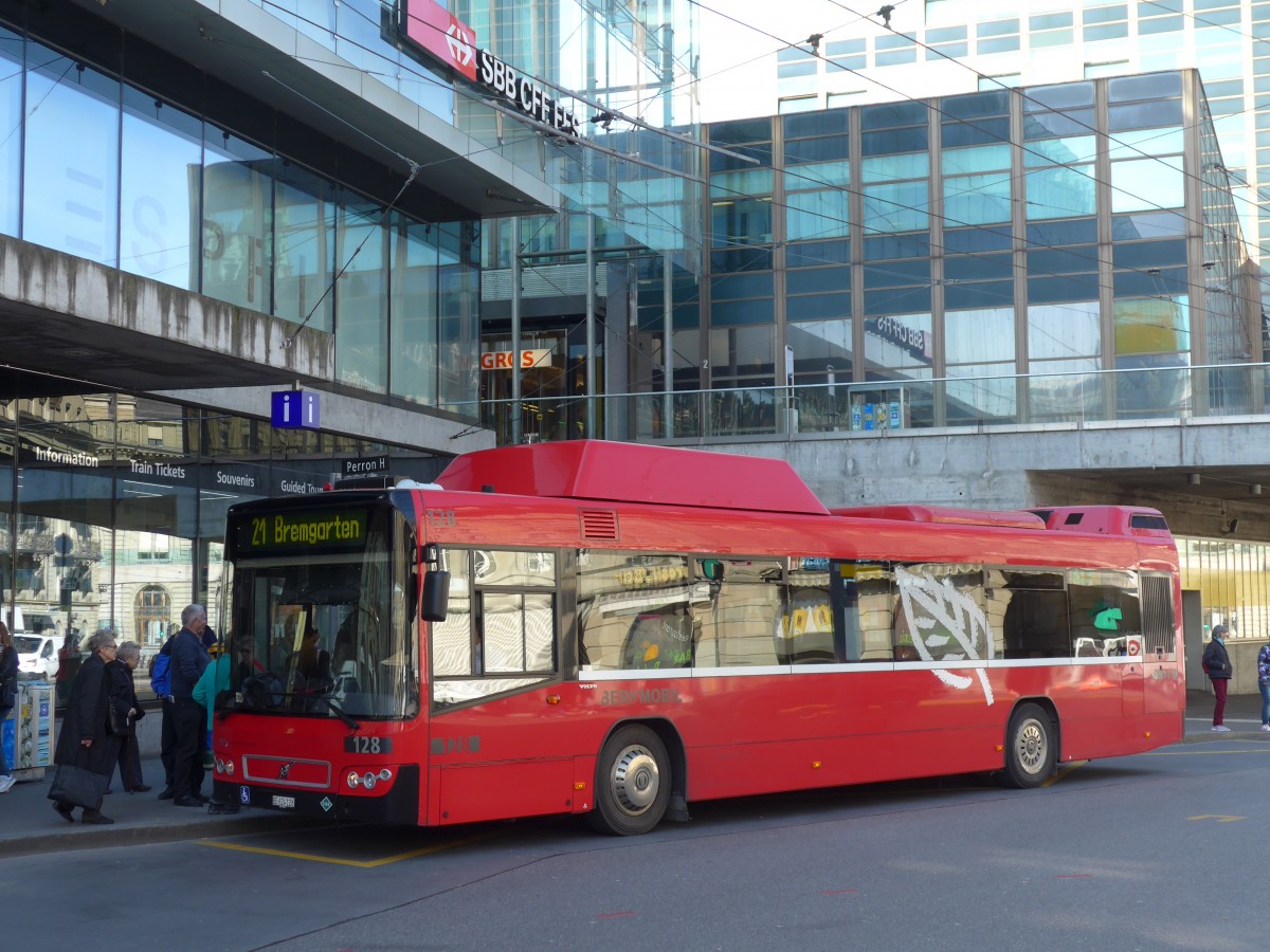 (159'028) - Bernmobil, Bern - Nr. 128/BE 624'128 - Volvo am 9. Mrz 2015 beim Bahnhof Bern