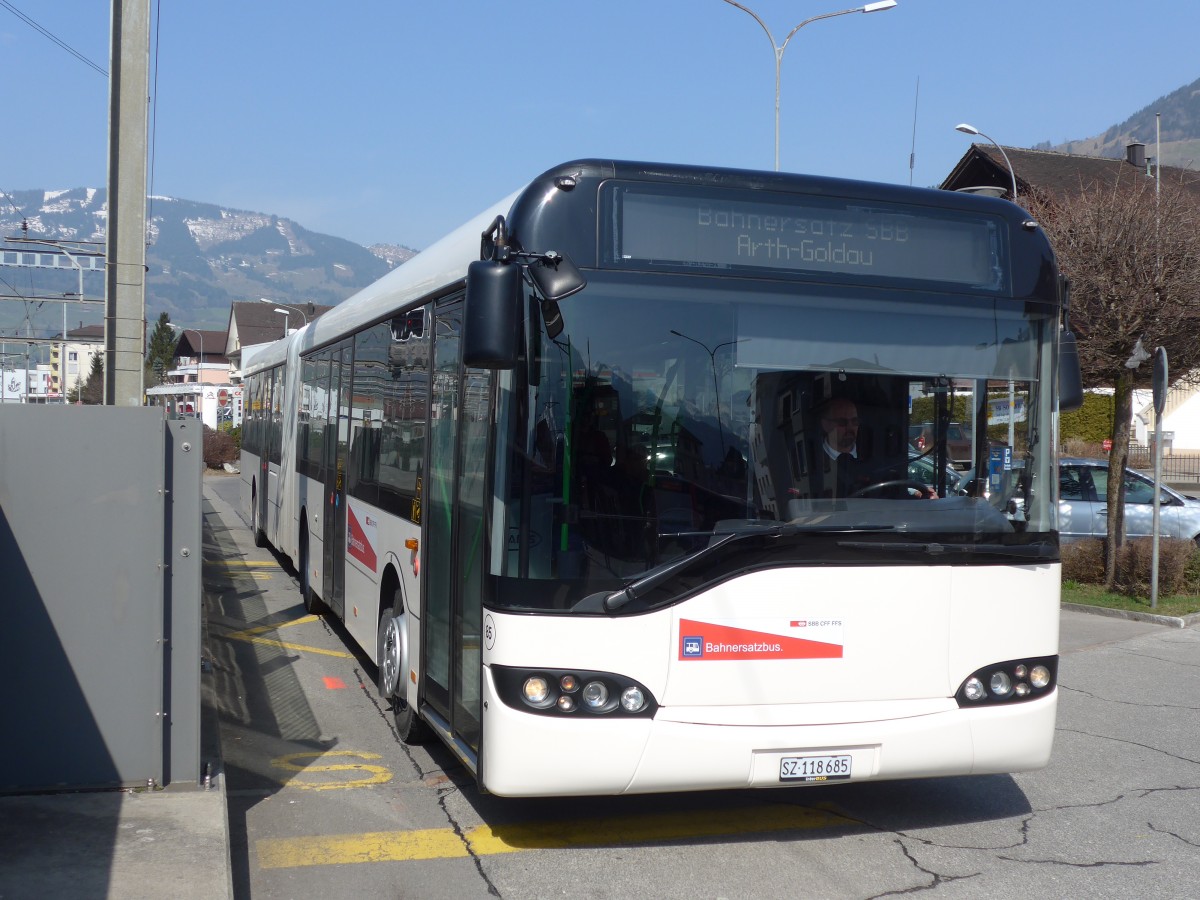 (159'325) - AAGS Schwyz - Nr. 85/SZ 118'685 - Solaris (ex VR La Chaux-de-Fonds Nr. 261) am 18. Mrz 2015 beim Bahnhof Schwyz