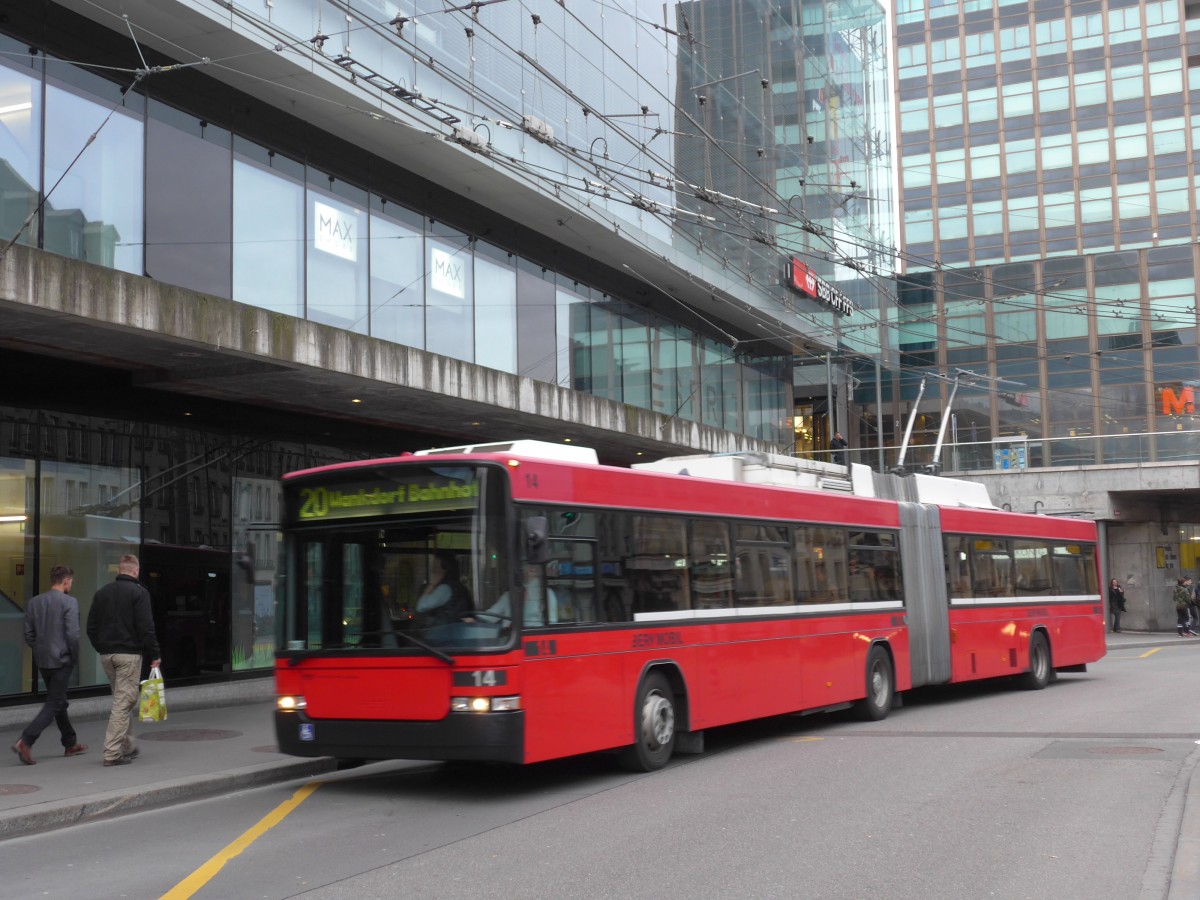 (159'527) - Bernmobil, Bern - Nr. 14 - NAW/Hess Gelenktrolleybus am 28. Mrz 2015 beim Bahnhof Bern