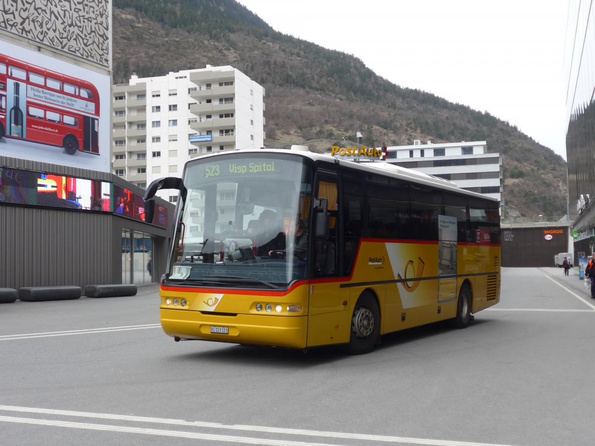 (159'599) - BUS-trans, Visp - VS 123'123 - Neoplan (ex Zimmermann, Visperterminen) am 2. April 2015 beim Bahnhof Visp