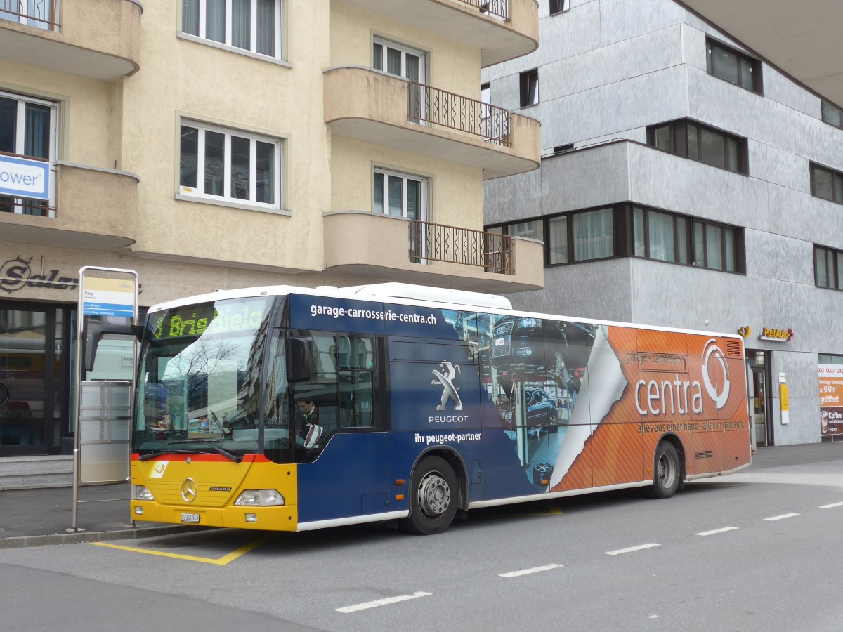 (159'679) - PostAuto Wallis - VS 241'963 - Mercedes am 5. April 2015 beim Bahnhof Brig