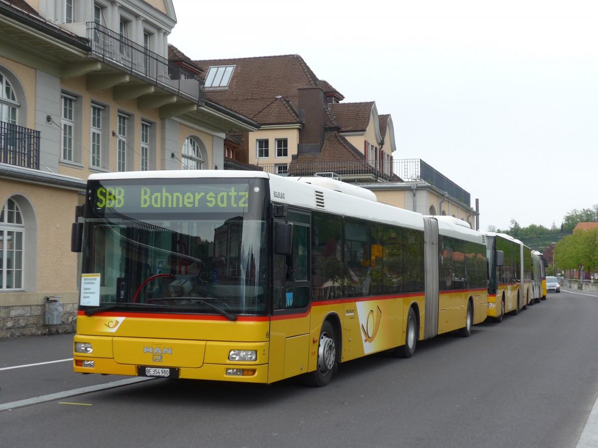 (159'967) - Steiner, Ortschwaben - Nr. 6/BE 354'980 - MAN am 25. April 2015 beim Bahnhof Spiez