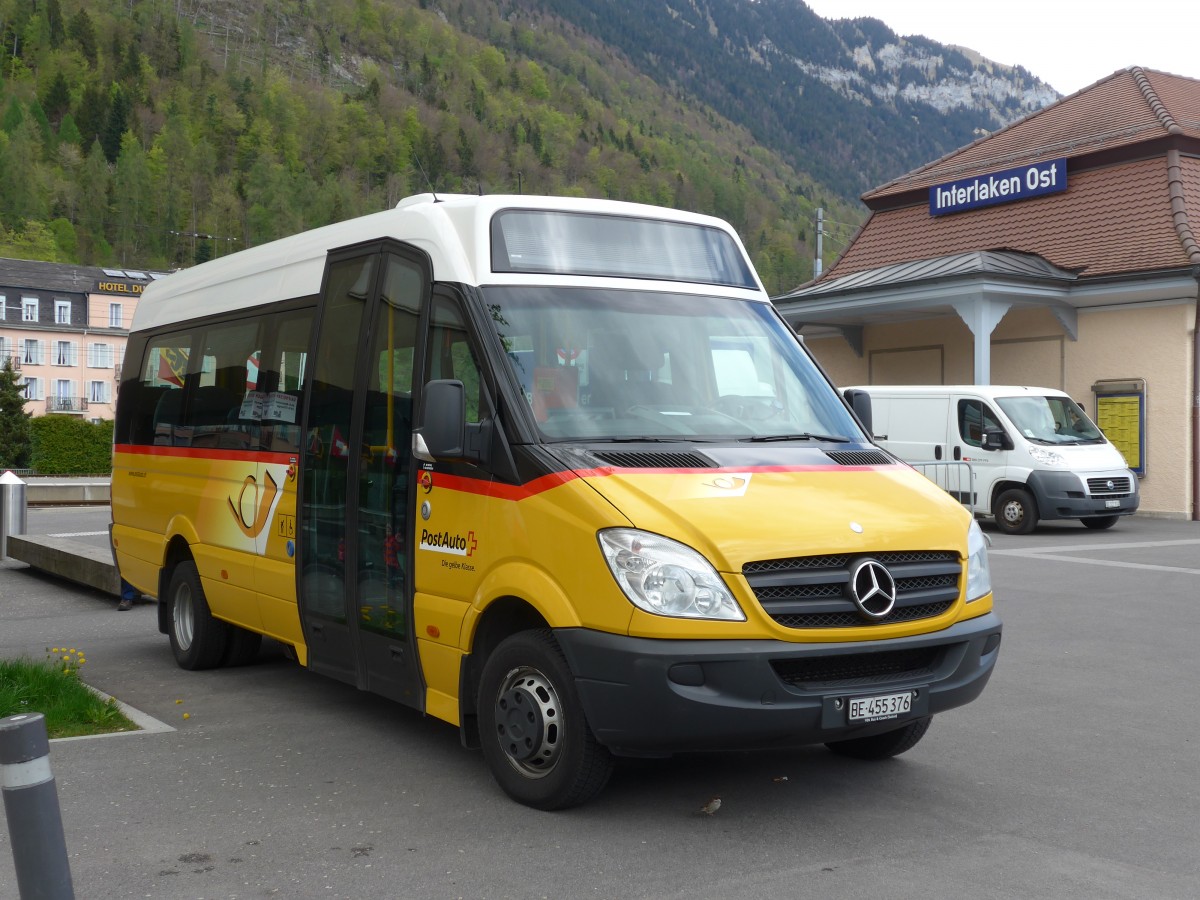 (160'046) - PostAuto Bern - BE 455'376 - Mercedes (ex Steiner, Messen) am 26. April 2015 beim Bahnhof Interlaken Ost