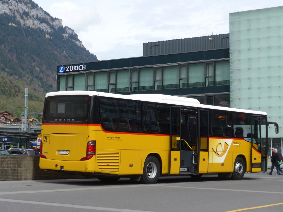 (160'102) - AVG Meiringen - Nr. 73/BE 171'453 - Setra am 26. April 2015 beim Bahnhof Interlaken Ost