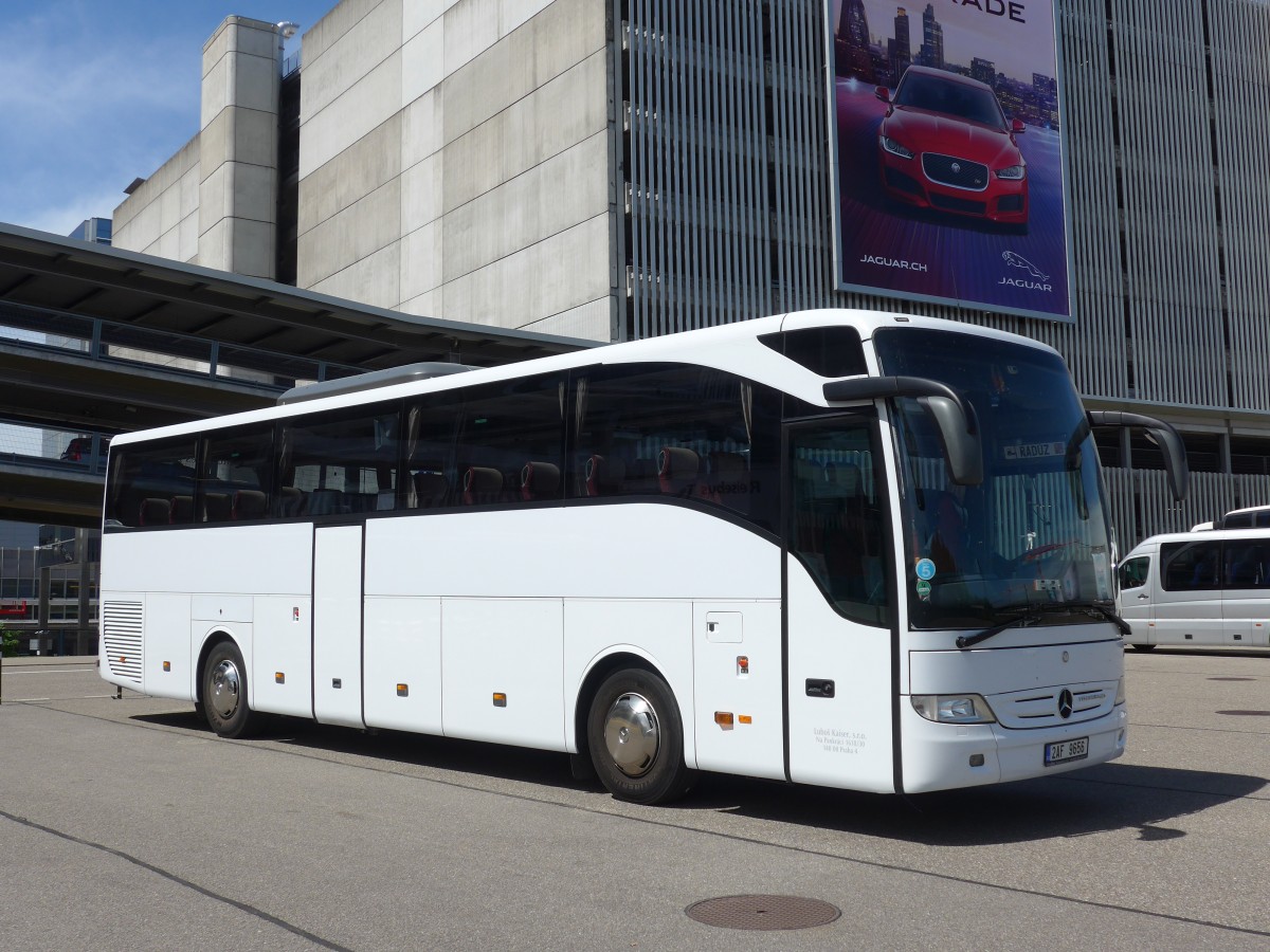 (160'216) - Aus Tschechien: Kaiser, Praha - 2AF 9656 - Mercedes am 8. Mai 2015 in Zrich, Flughafen