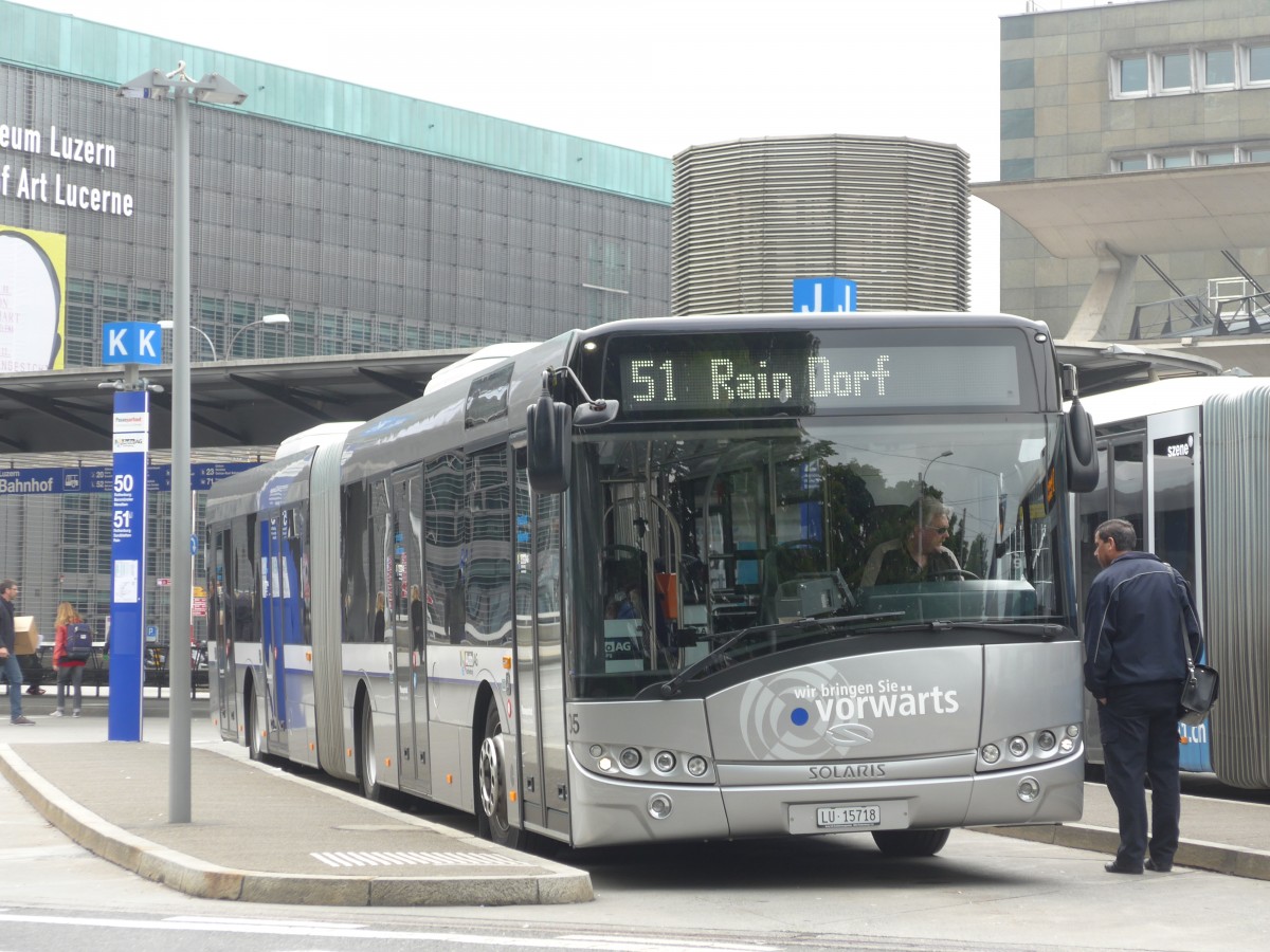 (160'586) - AAGR Rothenburg - Nr. 5/LU 15'718 - Solaris am 22. Mai 2015 beim Bahnhof Luzern