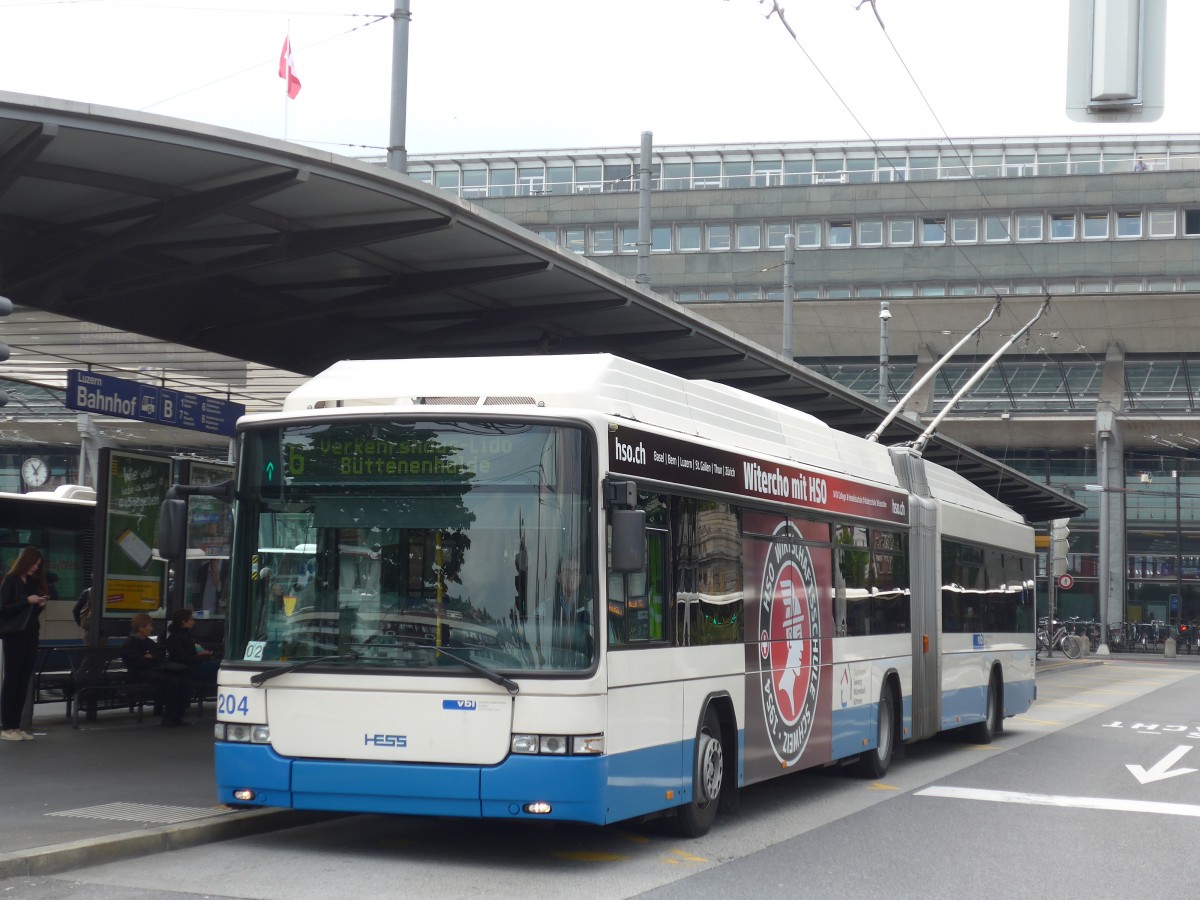 (160'658) - VBL Luzern - Nr. 204 - Hess/Hess Gelenktrolleybus am 22. Mai 2015 beim Bahnhof Luzern