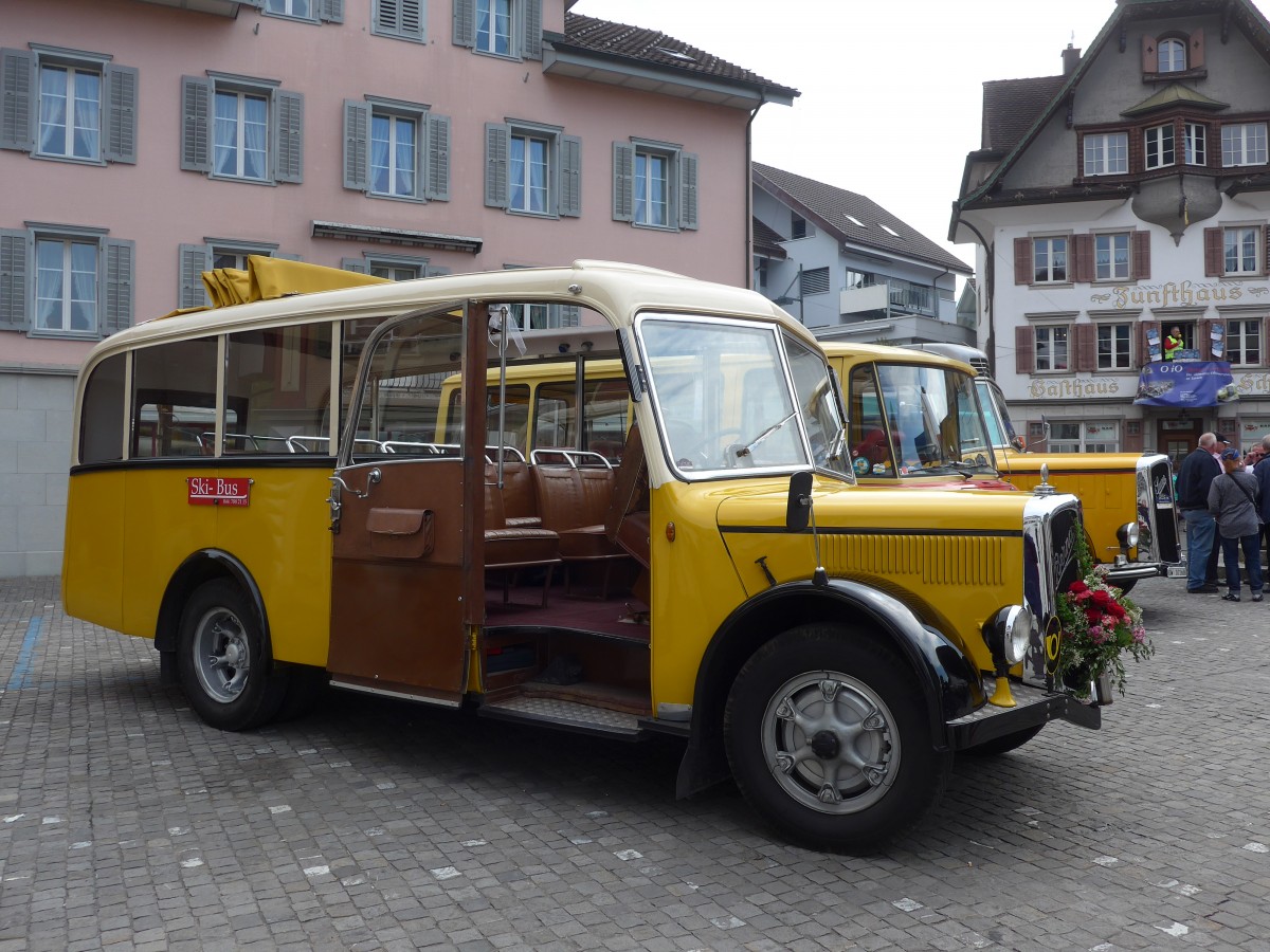 (160'901) - Moser, Schnenberg - ZH 216'722 - Berna/Hess (ex Barenco, Faido) am 24. Mai 2015 in Sarnen, OiO