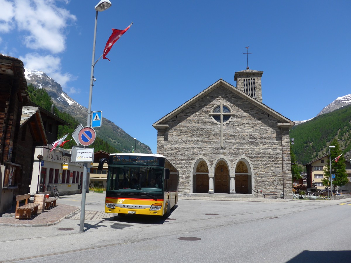 (161'130) - PostAuto Wallis - VS 25'030 - Setra (ex Anthamatten, Saas-Almagell) am 27. Mai 2015 in Saas-Grund, Post