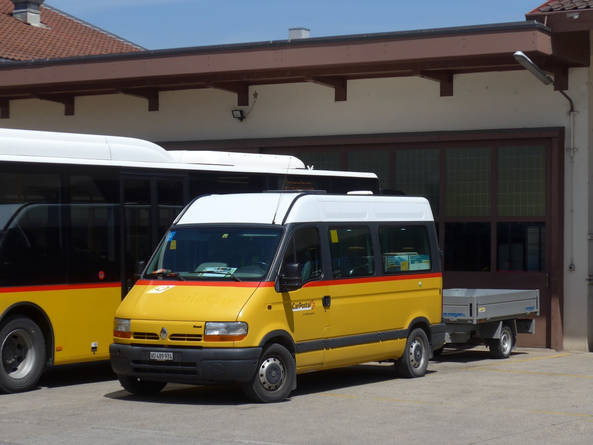 (161'283) - CarPostal Ouest - VD 489'924 - Renault am 28. Mai 2015 in Yverdon, Garage