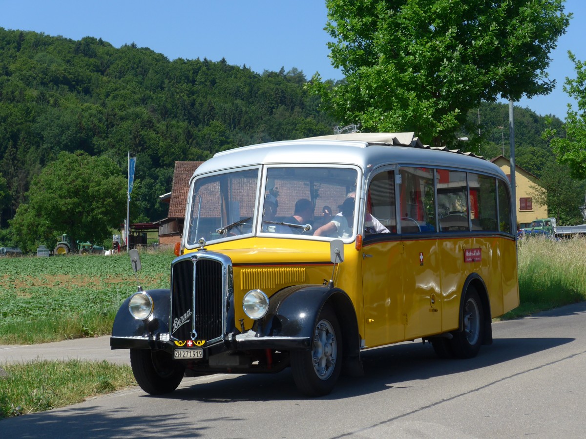 (161'880) - Hurter, Mnchaltdorf - ZH 271'919 - Berna/FHS (ex Volkart, Russikon; ex ASD Aigle; ex P 21'003) am 6. Juni 2015 in Thayngen, Saurertreffen