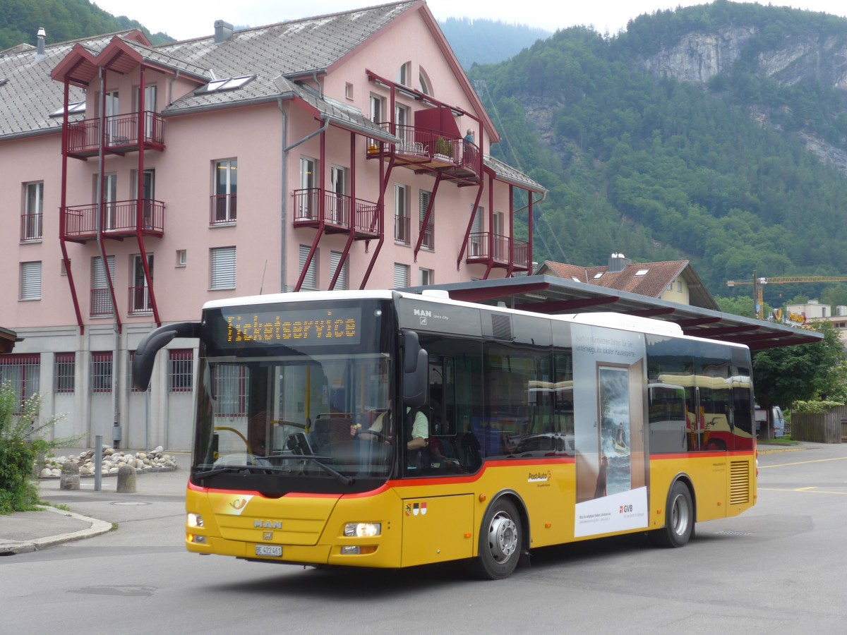 (161'996) - AVG Meiringen - Nr. 61/BE 422'461 - MAN/Gppel am 8. Juni 2015 in Meiringen, Postautostation