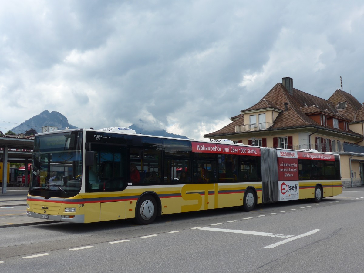 (162'353) - STI Thun - Nr. 119/BE 700'119 - MAN am 20. Juni 2015 beim Bahnhof Spiez