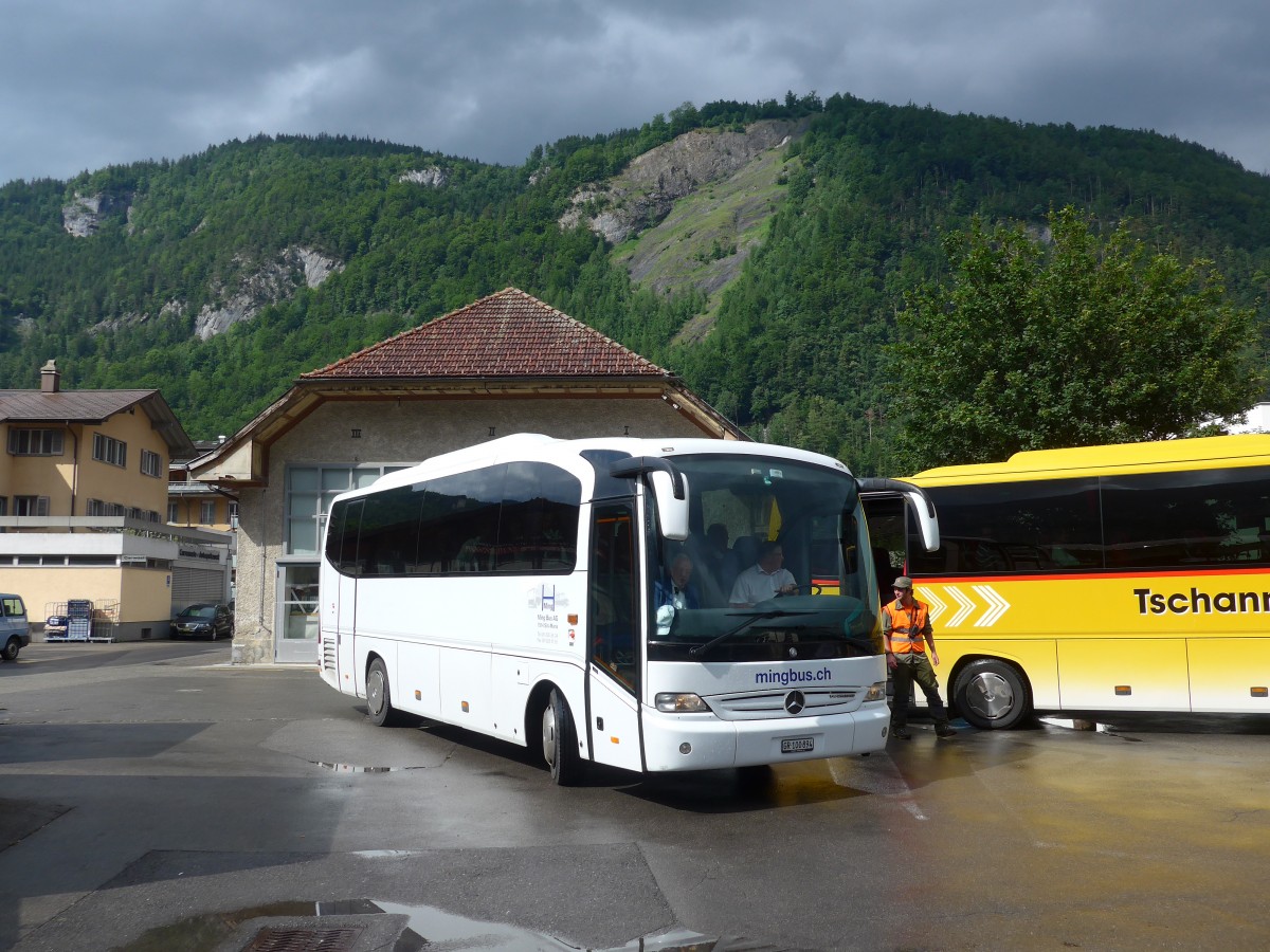 (162'408) - Ming, Sils-Maria - GR 100'894 - Mercedes am 20. Juni 2015 beim Bahnhof Meiringen