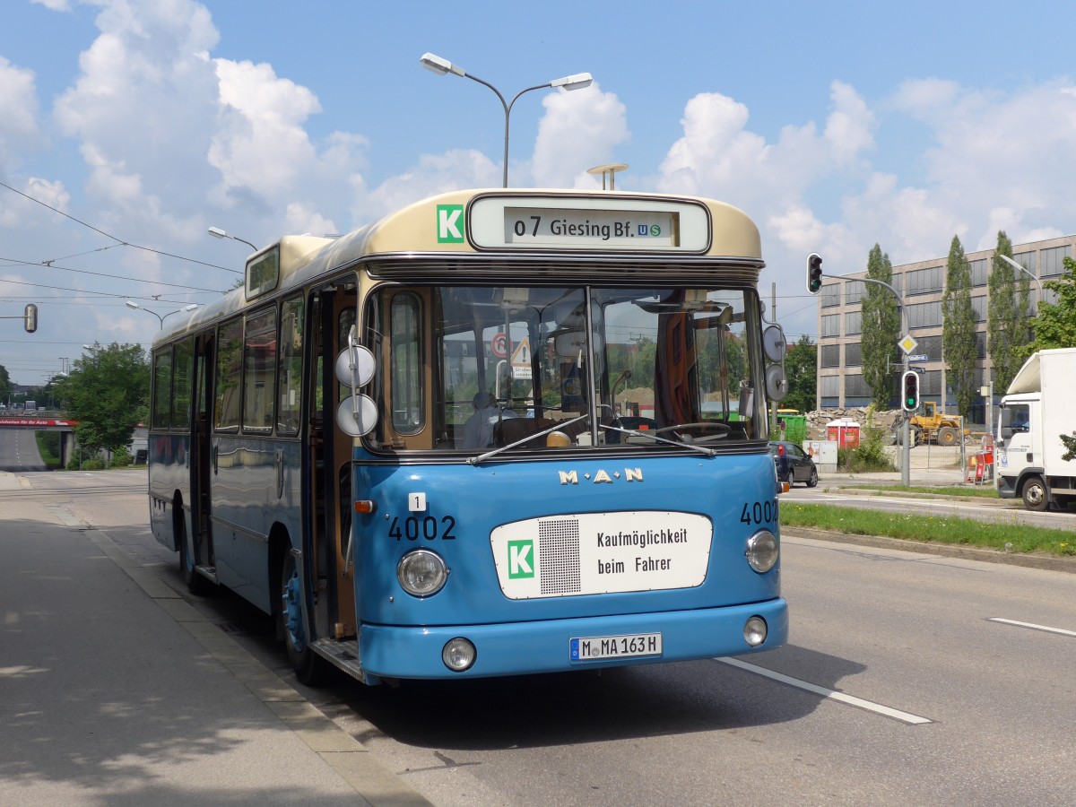 (162'802) - MVG Mnchen (OCM) - Nr. 4002/M-MA 163H - MAN am 28. Juni 2015 in Mnchen, MVG-Museum