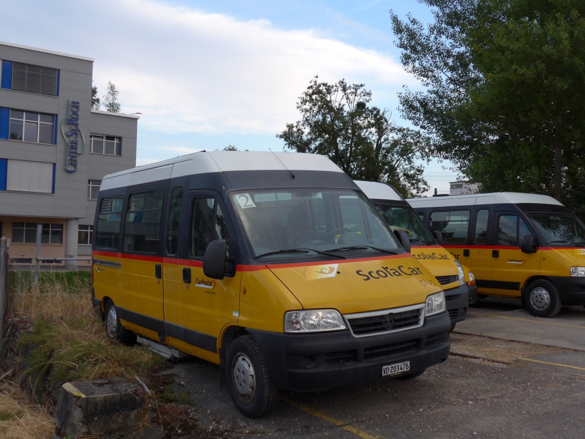 (163'051) - CarPostal Ouest - VD 203'476 - VW am 12. Juli 2015 in Yverdon, Garage