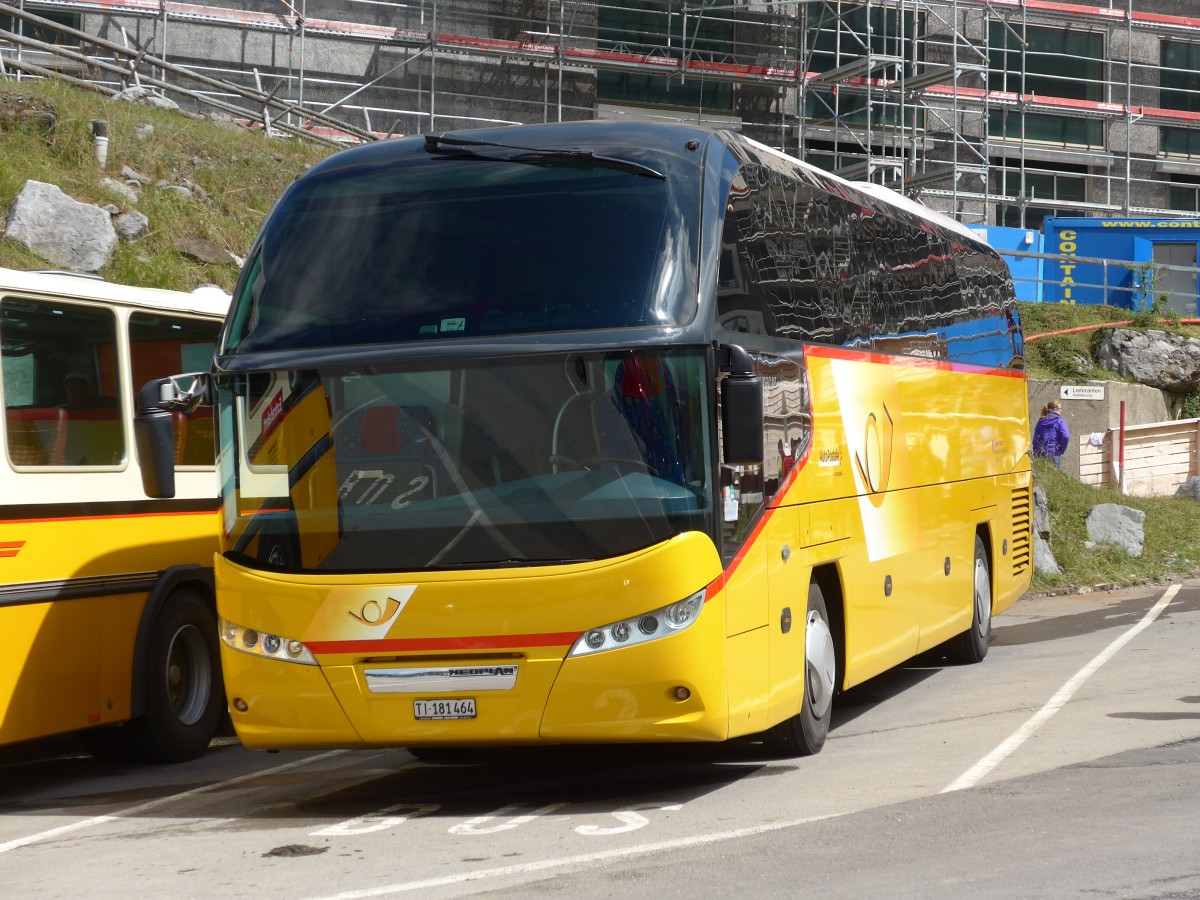 (163'232) - Autopostale, Croglio - TI 181'464 - Neoplan am 2. August 2015 in Schwgalp, Sntis-Schwebebahn