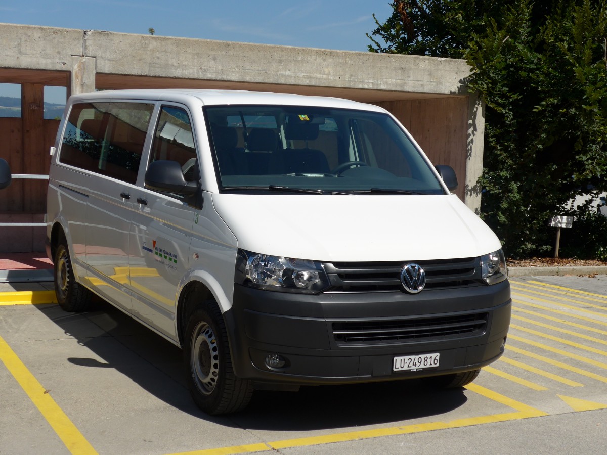 (164'126) - BFS Verkehrswegbauer, Sursee - Nr. 3/LU 249'816 - VW am 29. August 2015 in Oberkirch, CAMPUS Sursee