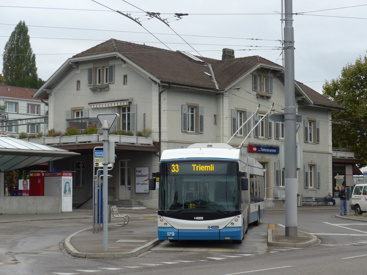 (164'970) - VBZ Zrich - Nr. 179 - Hess/Hess Gelenktrolleybus am 17. September 2015 beim Bahnhof Zrich-Tiefenbrunnen