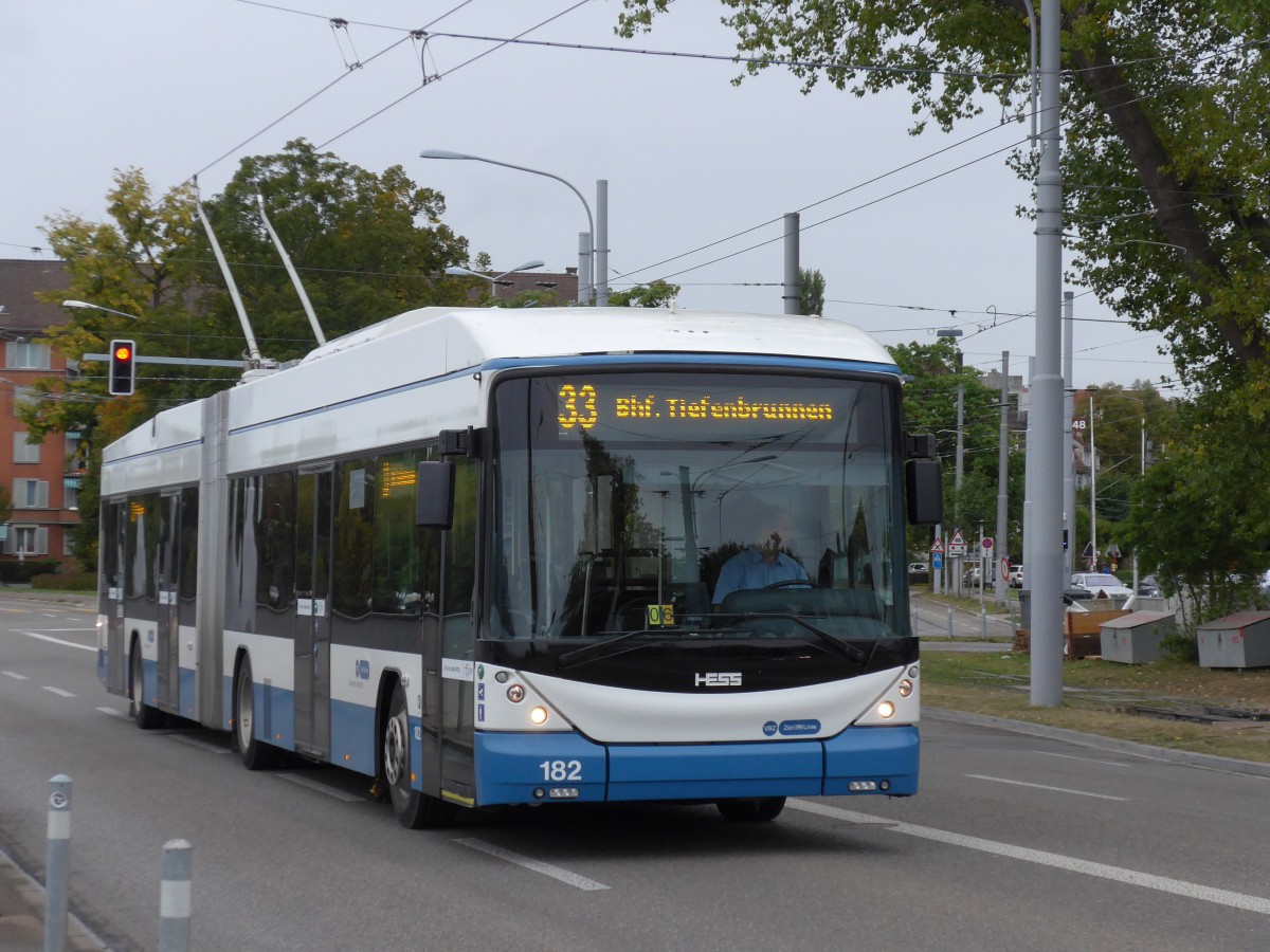 (164'978) - VBZ Zrich - Nr. 182 - Hess/Hess Gelenktrolleybus am 17. September 2015 beim Bahnhof Zrich-Tiefenbrunnen