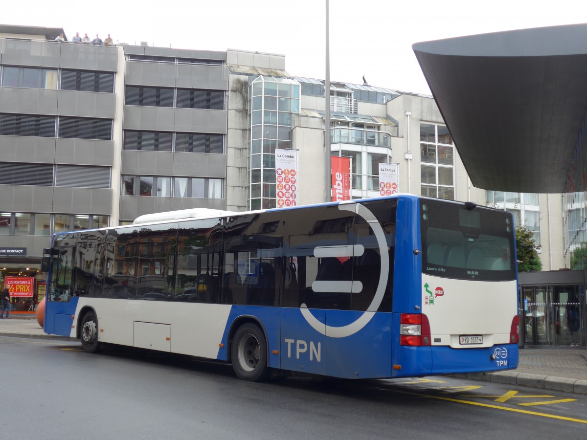 (165'064) - TPN Nyon - VD 1037 - MAN am 18. September 2015 beim Bahnhof Nyon