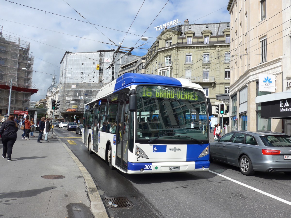 (165'117) - TL Lausanne - Nr. 303/VD 566'772 - Van Hool am 18. September 2015 in Lausanne, Bel-Air