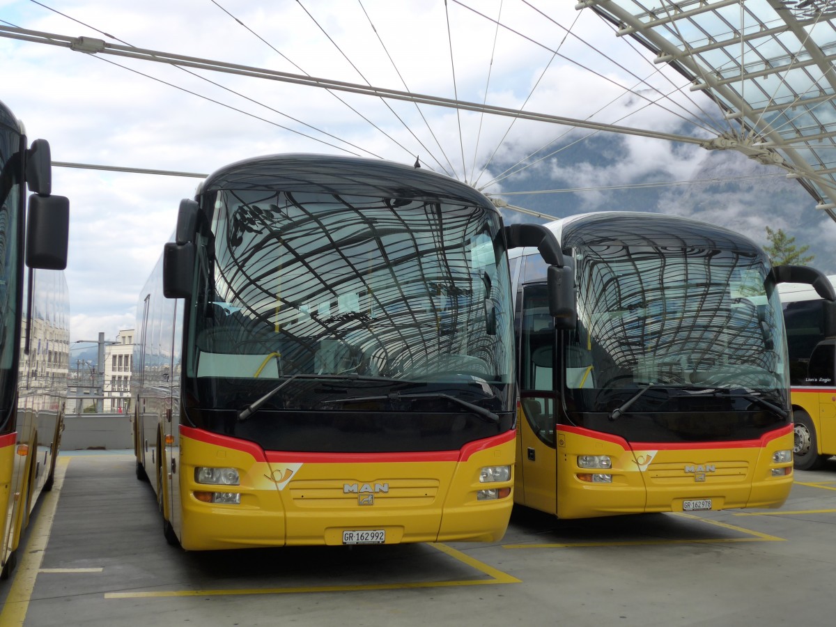 (165'186) - PostAuto Graubnden - GR 162'992 - MAN am 19. September 2015 in Chur, Postautostation