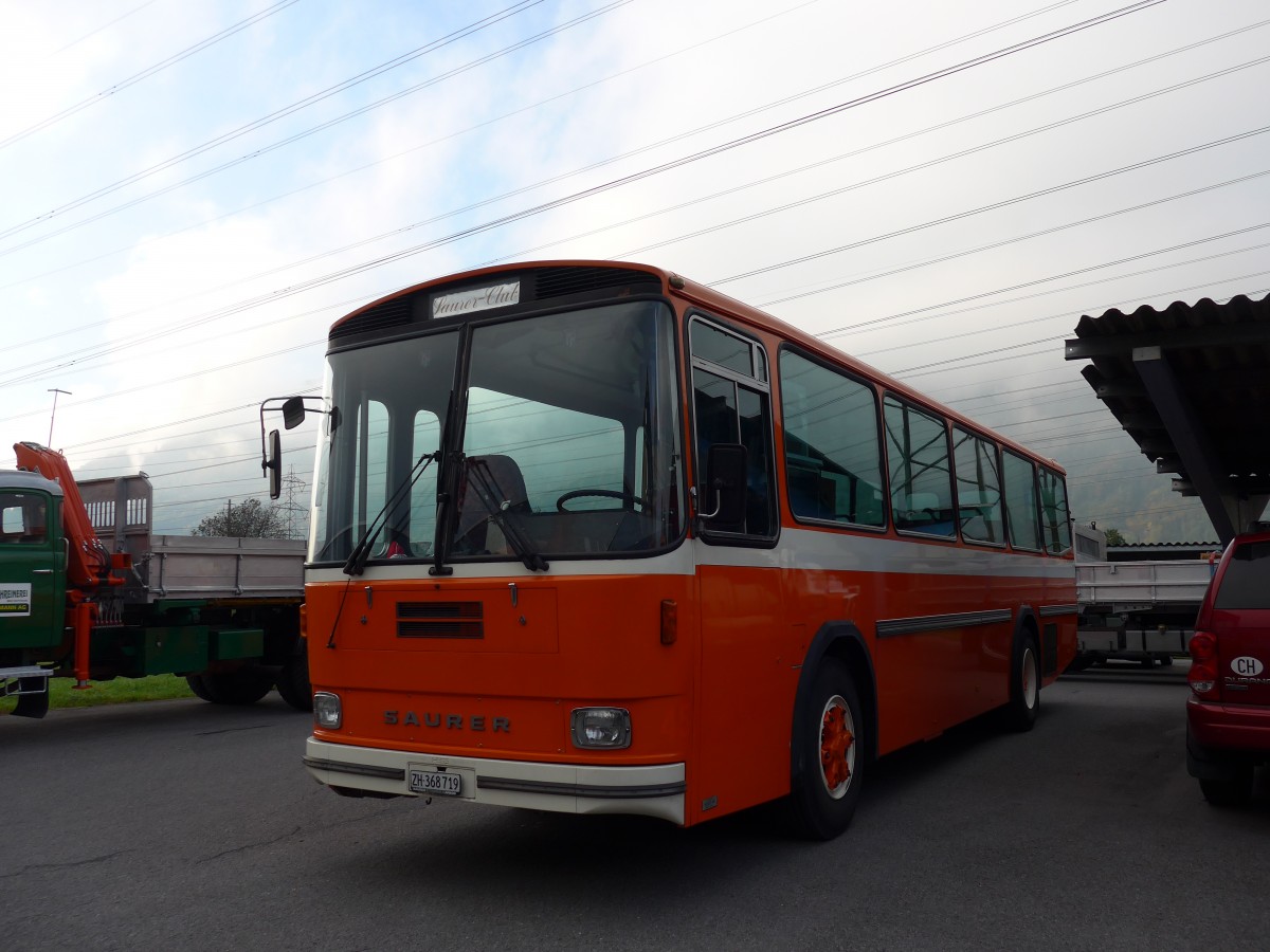 (166'066) - Mangold, Oberengstringen - ZH 368'719 - Saurer/Hess (ex RhV Altsttten Nr. 45) am 10. Oktober 2015 in Schnis, Bicoareal