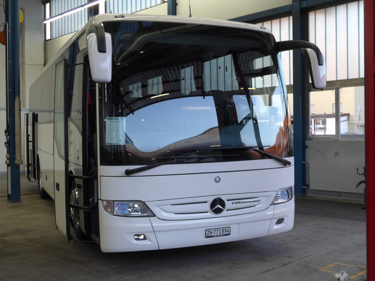 (166'565) - EvoBus, Kloten - ZH 771'894 - Mercedes am 6. November 2015 in Kloten, EvoBus