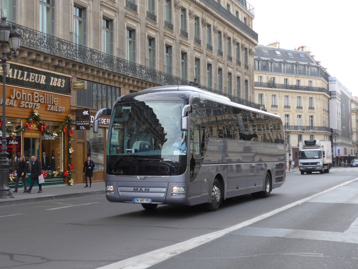 (166'893) - M.C.S., Nanterre - DW 447 FE - MAN am 16. November 2015 in Paris, Opra