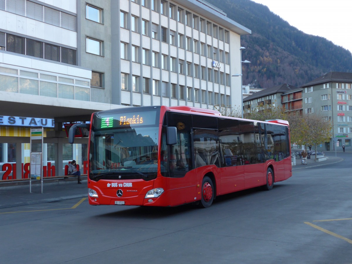 (167'619) - SBC Chur - Nr. 10/GR 97'510 - Mercedes am 5. Dezember 2015 beim Bahnhof Chur