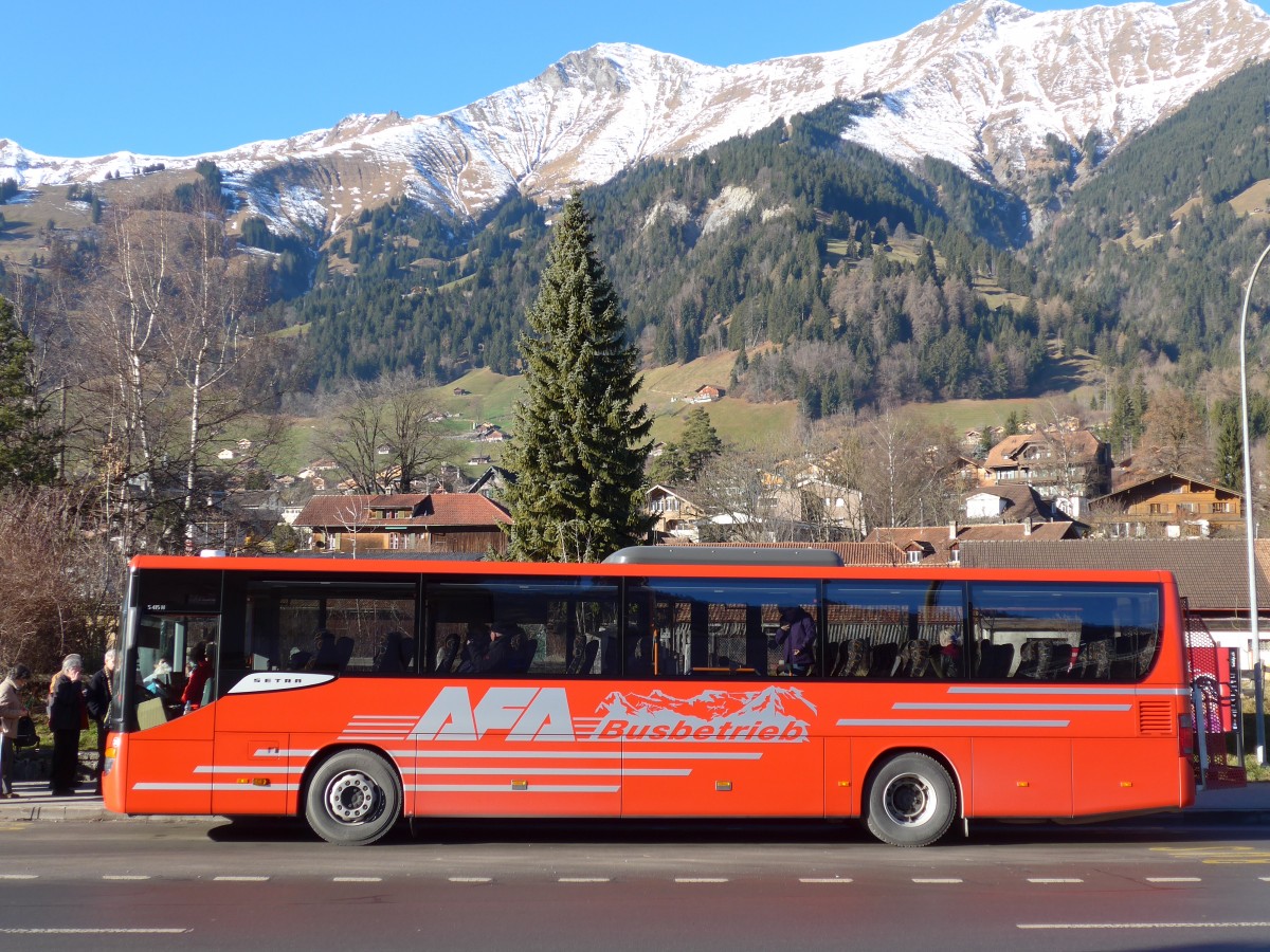 (167'855) - AFA Adelboden - Nr. 24/BE 26'701 - Setra am 20. Dezember 2015 beim Bahnhof Frutigen