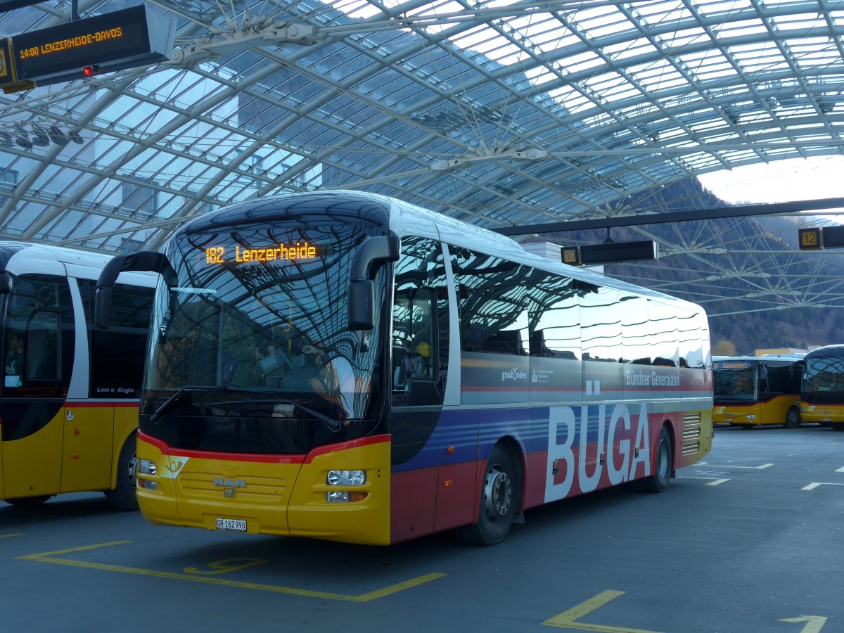 (168'022) - PostAuto Graubnden - GR 162'990 - MAN am 26. Dezember 2015 in Chur, Postautostation