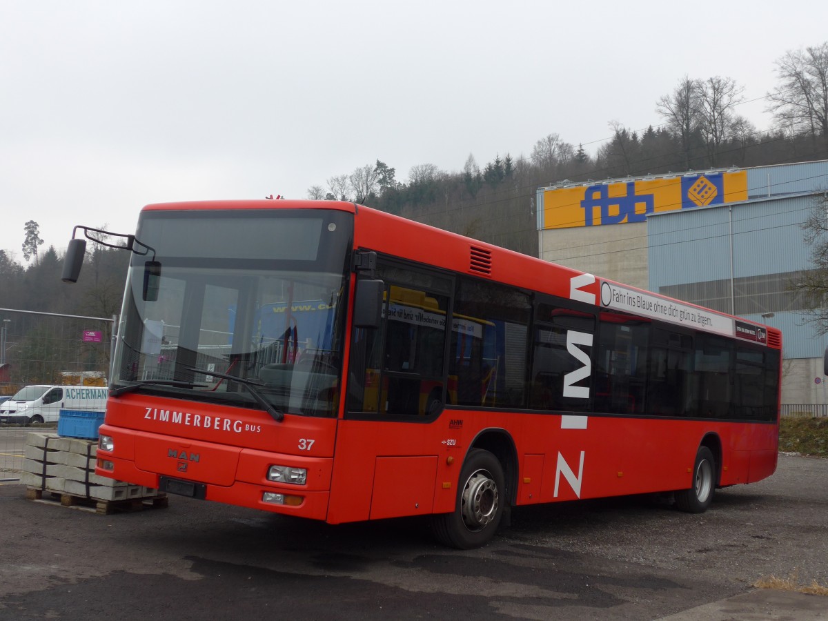 (168'148) - AHW Horgen - Nr. 37 - MAN (ex VZO Grningen Nr. 37) am 30. Dezember 2015 in Kloten, EvoBus