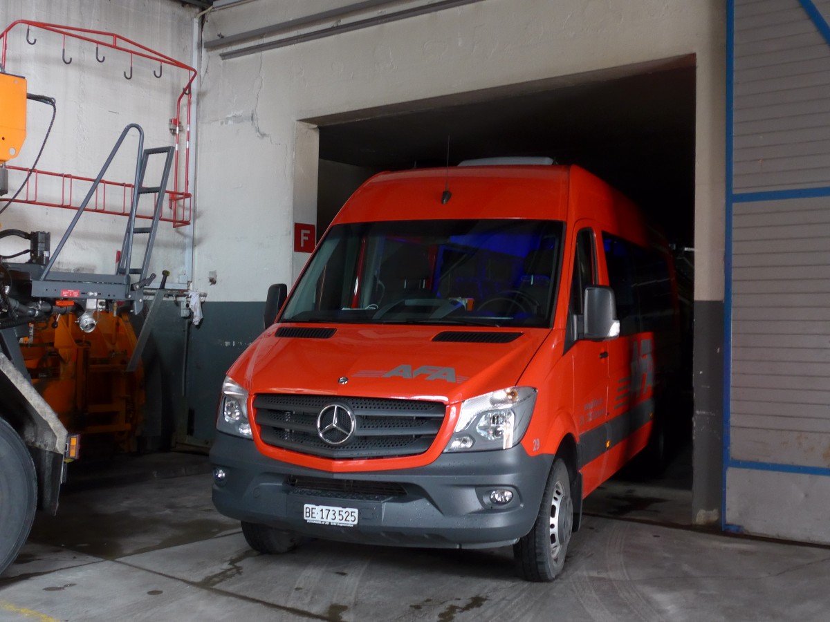 (168'400) - AFA Adelboden - Nr. 29/BE 173'525 - Mercedes am 9. Januar 2016 im Autobahnhof Adelboden