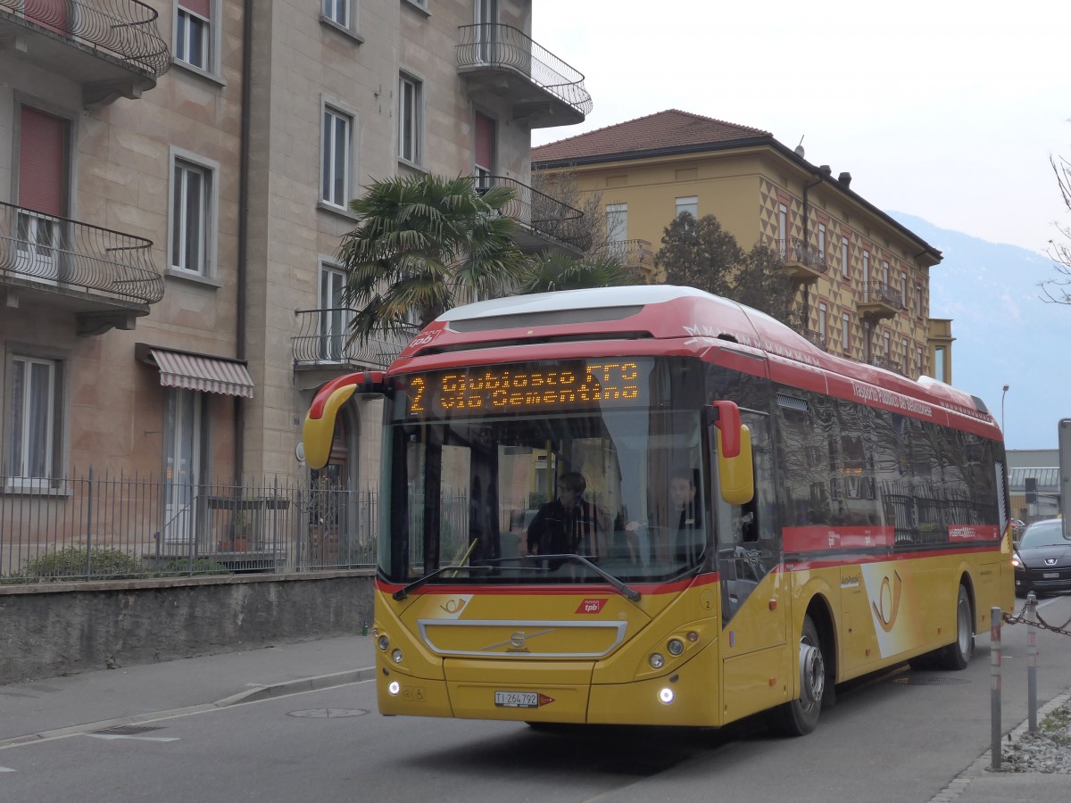 (168'664) - Chiesa, Riazzino - Nr. CB2/TI264'792 - Volvo am 6. Februar 2016 in Bellinzona, Fermata provvisoria