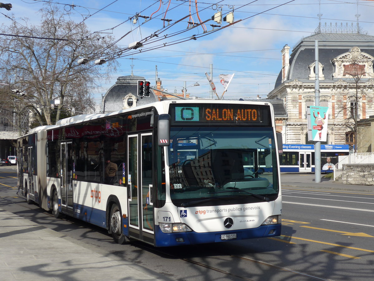 (169'117) - TPG Genve - Nr. 171/GE 960'555 - Mercedes am 7. Mrz 2016 in Genve, Place des Vingt-Deux-Cantons