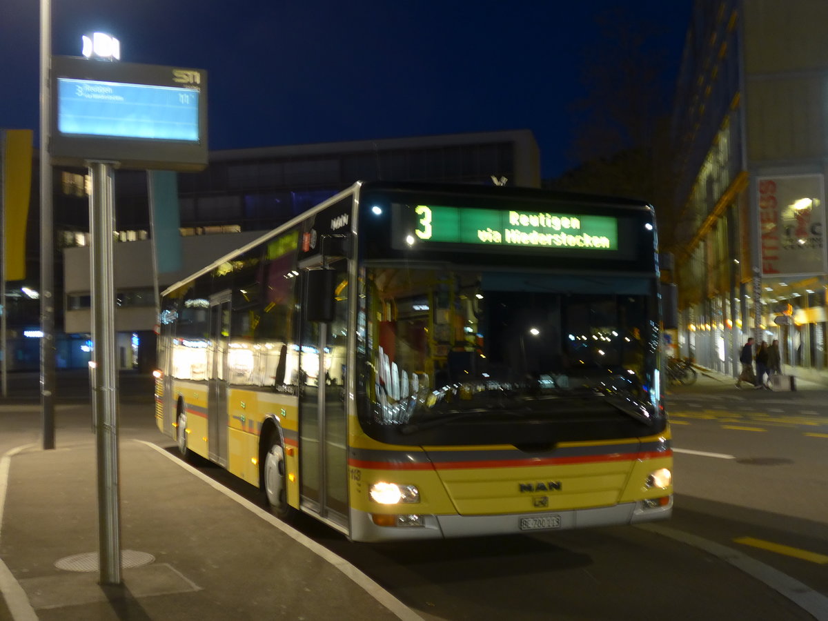 (169'811) - STI Thun - Nr. 113/BE 700'113 - MAN am 10. April 2016 beim Bahnhof Thun