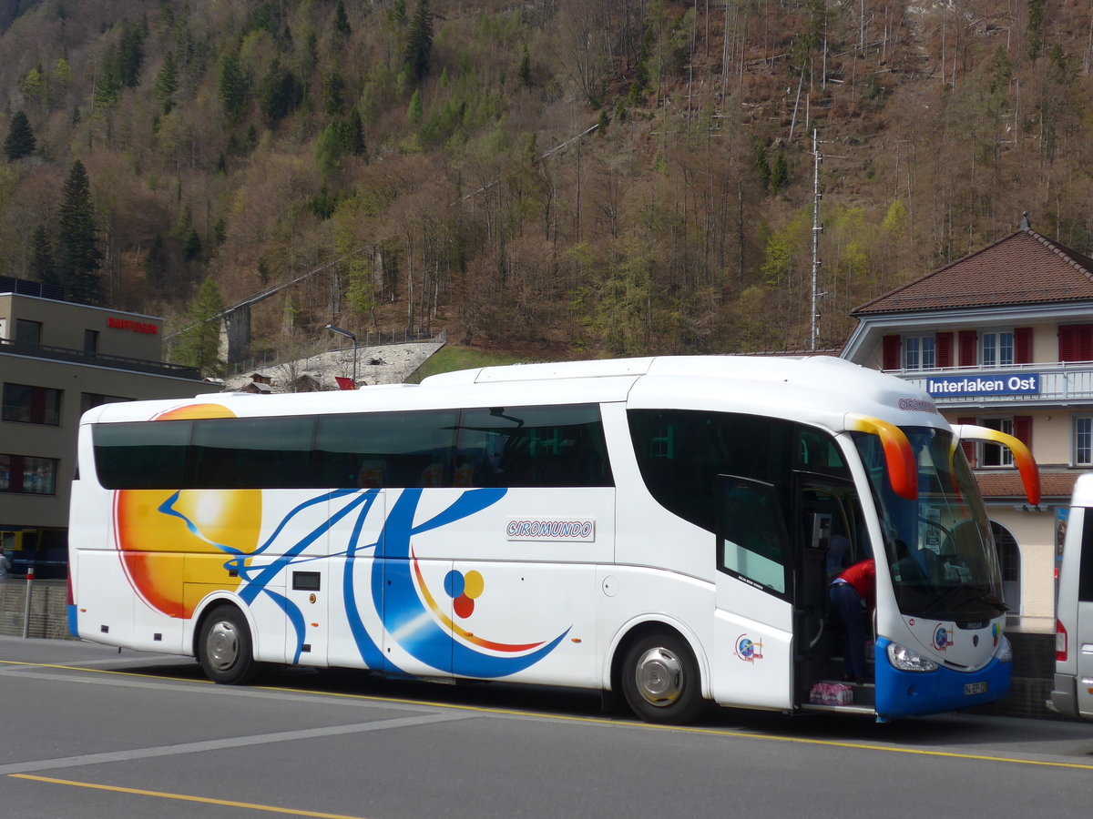 (169'855) - Aus Portugal: Giromundo, Vieira do Minho - Nr. 40/94-EP-12 - Scania/Irizar am 11. April 2016 beim Bahnhof Interlaken Ost