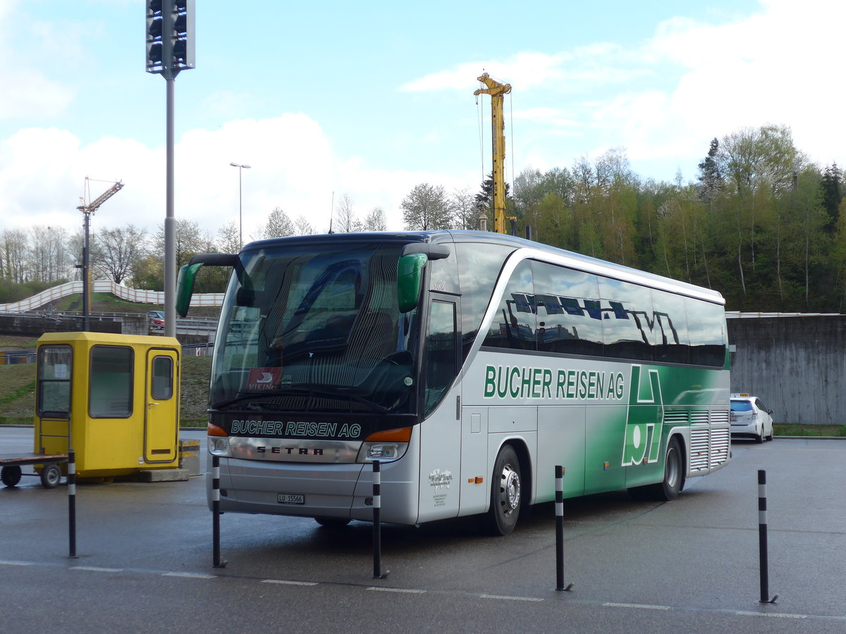 (170'005) - Bucher, Luzern - LU 15'566 - Setra am 14. April 2016 in Zrich, Flughafen