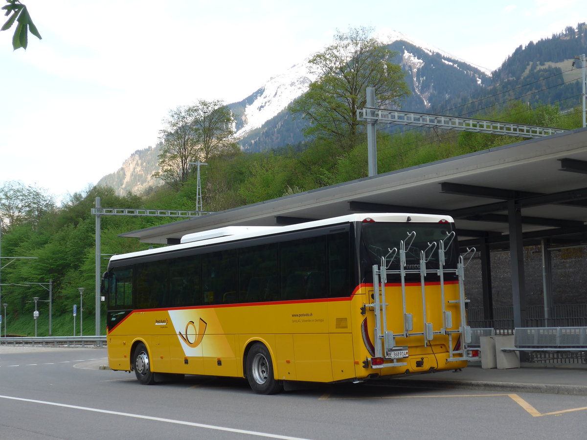 (170'389) - Spring, Schwenden - BE 368'914 - Iveco am 7. Mai 2016 beim Bahnhof Oey-Diemtigen