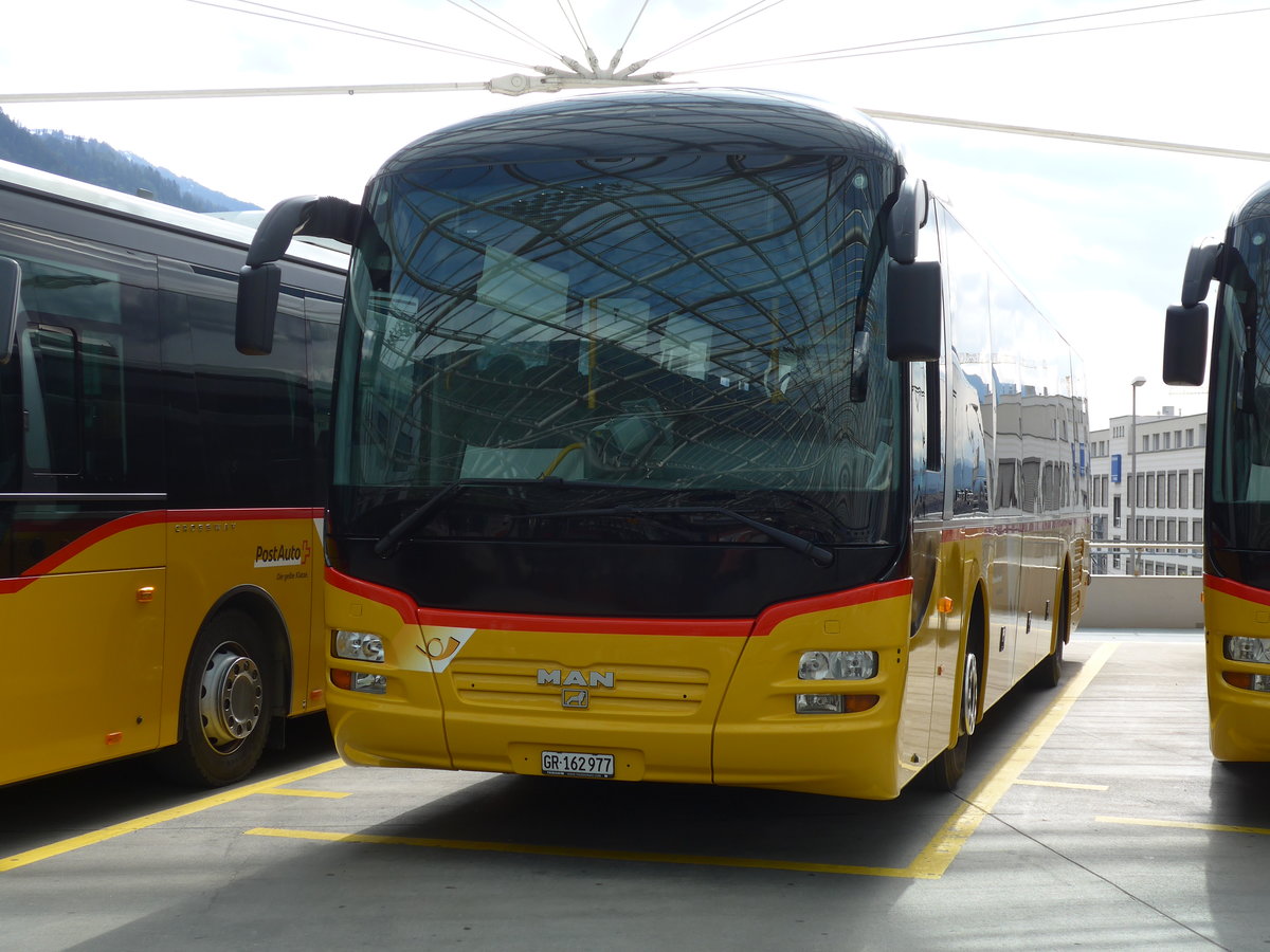 (170'947) - PostAuto Graubnden - GR 162'977 - MAN am 16. Mai 2016 in Chur, Postautostation