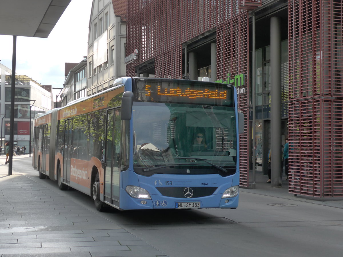 (171'073) - SWU Ulm - Nr. 153/NU-SM 153 - Mercedes am 19. Mai 2016 in Ulm, Rathaus Ulm