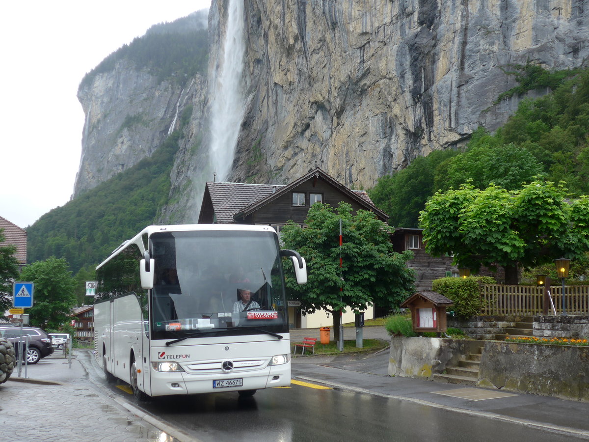 (171'747) - Aus Polen: Telefun, Warszawa - WZ 46'675 - Mercedes am 12. Juni 2016 in Lauterbrunnen, Dorf