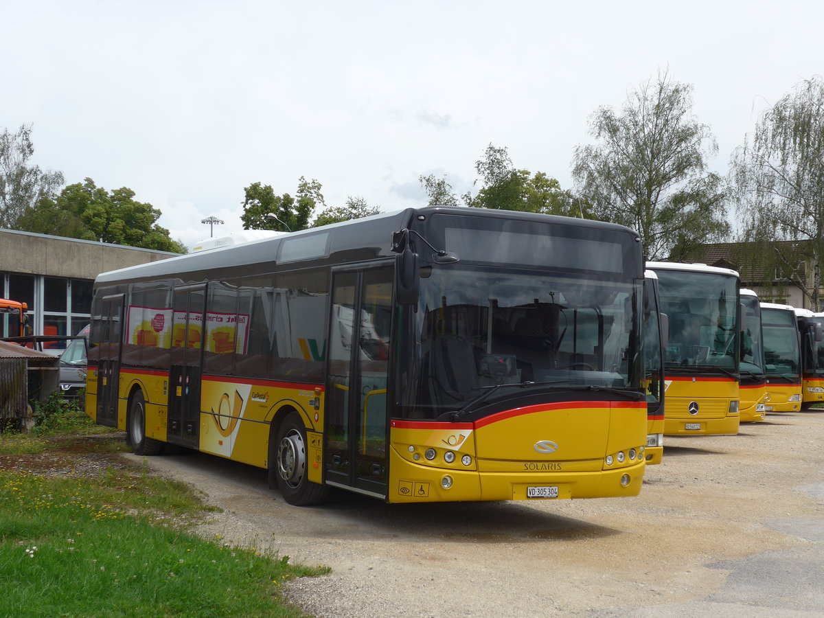 (172'172) - CarPostal Ouest - VD 305'304 - Solaris am 25. Juni 2016 in Yverdon, Garage