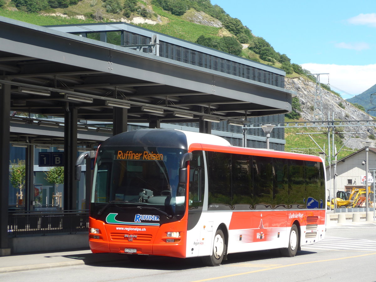 (172'733) - Ruffiner, Turtmann - Nr. 3/VS 284'093 - MAN am 3. Juli 2016 beim Bahnhof Leuk